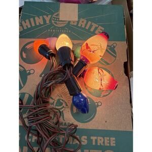 2 Vintage C-9 Asian Christmas Lanterns + 5 Bulbs On Original Vintage 7 Socket